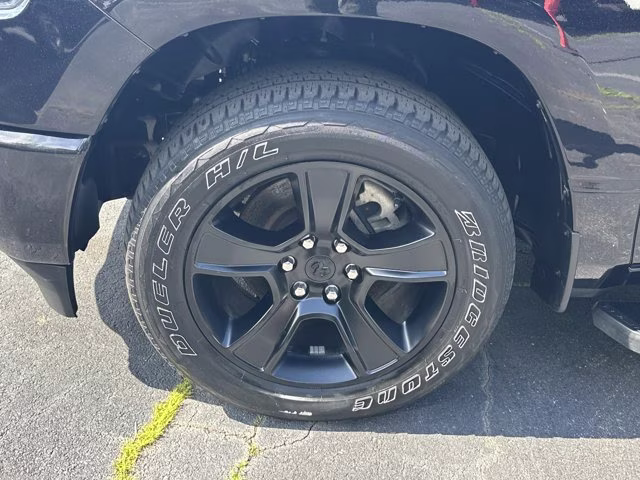 2023 Diamond Black Crystal Pearlcoat Ram 1500 Big Horn 4X4 Truck
