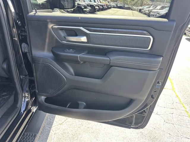 2023 Diamond Black Crystal Pearlcoat Ram 1500 Big Horn 4X4 Truck