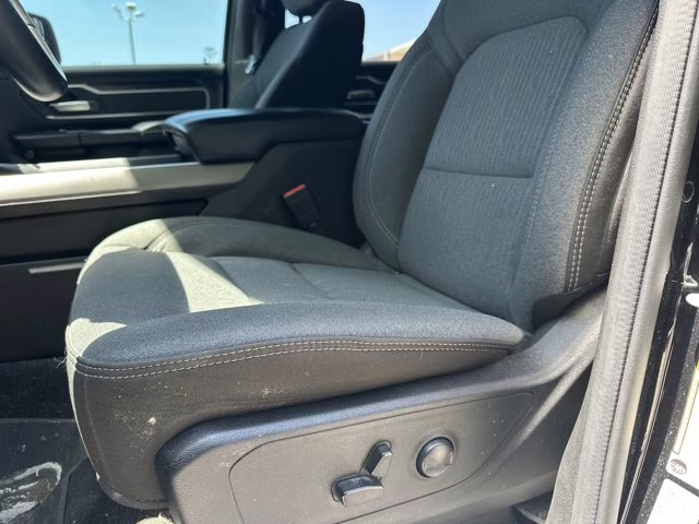 2023 Diamond Black Crystal Pearlcoat Ram 1500 Big Horn 4X4 Truck