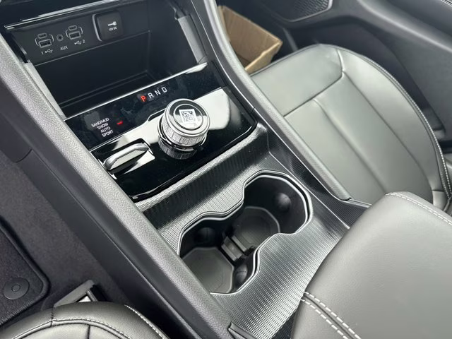 2026 Diamond Black Crystal Pearlcoat Jeep Grand Cherokee Limited 4X4 SUV