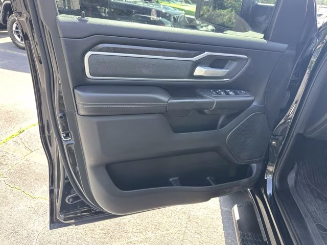 2023 Diamond Black Crystal Pearlcoat Ram 1500 Big Horn 4X4 Truck