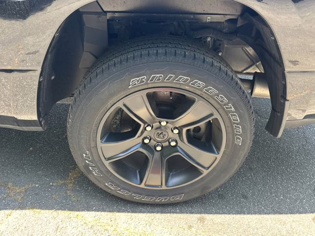 2023 Diamond Black Crystal Pearlcoat Ram 1500 Big Horn 4X4 Truck