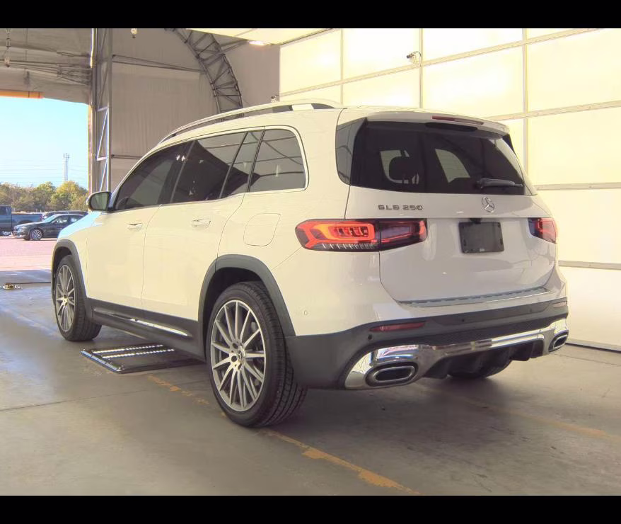 2022 Polar White Mercedes-Benz GLB GLB 250 FWD SUV