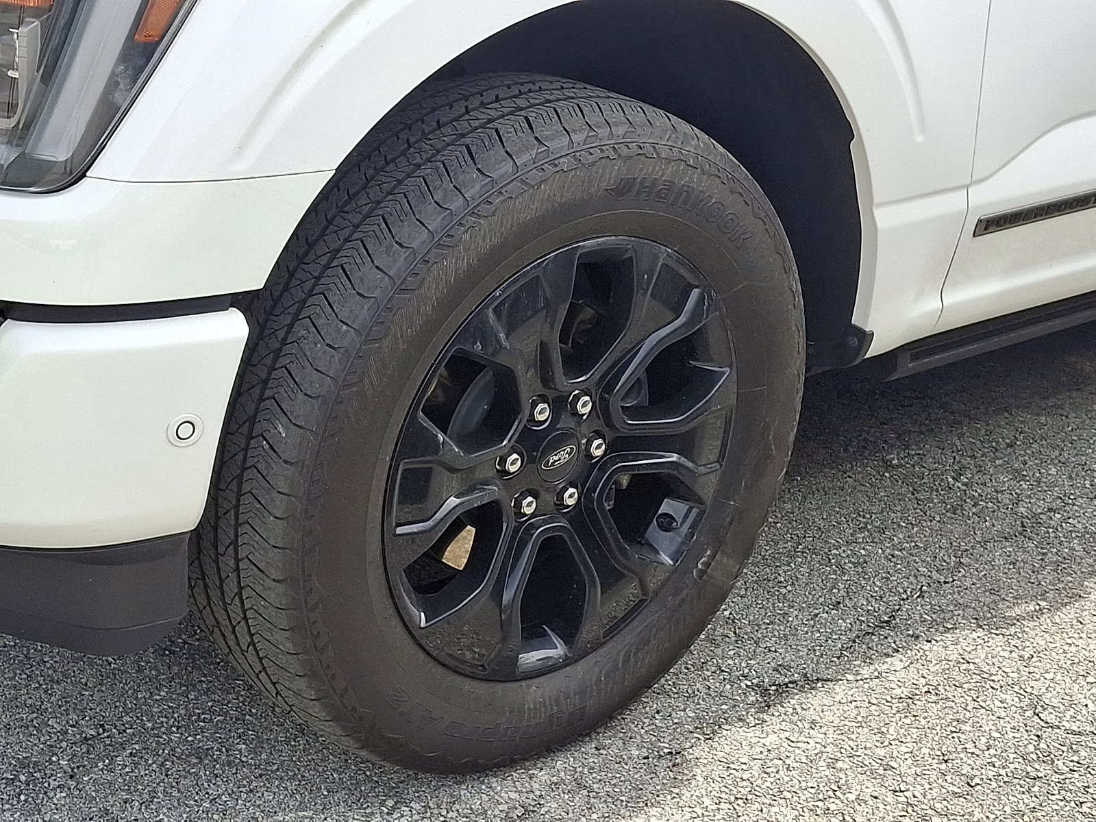 2023 Star White Metallic Tri-Coat Ford F-150 Platinum 4X4