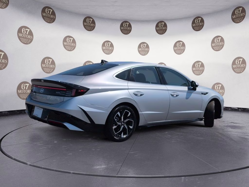2025 Aero Silver Hyundai Sonata SEL FWD Sedan