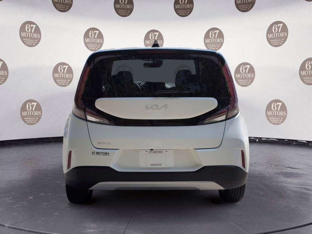 2025 Snow White Pearl Kia Soul LX FWD Hatchback