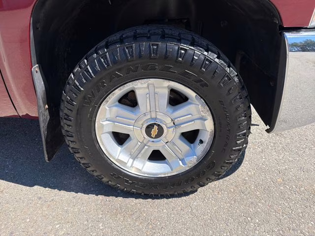 2013 Deep Ruby Metallic Chevrolet Silverado 1500 LT 4X4 Truck