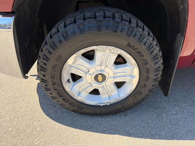 2013 Deep Ruby Metallic Chevrolet Silverado 1500 LT 4X4 Truck