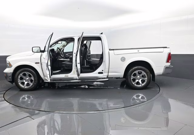2018 Bright White Clearcoat Ram 1500 Laramie 4X4 Truck