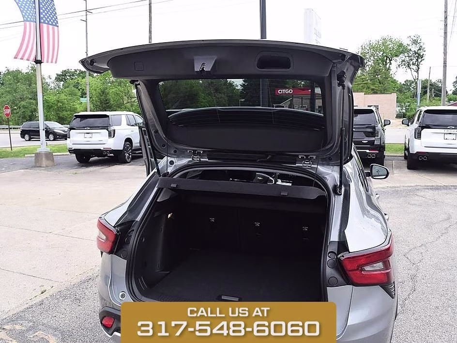 2026 Sterling Chevrolet Trax LT FWD SUV