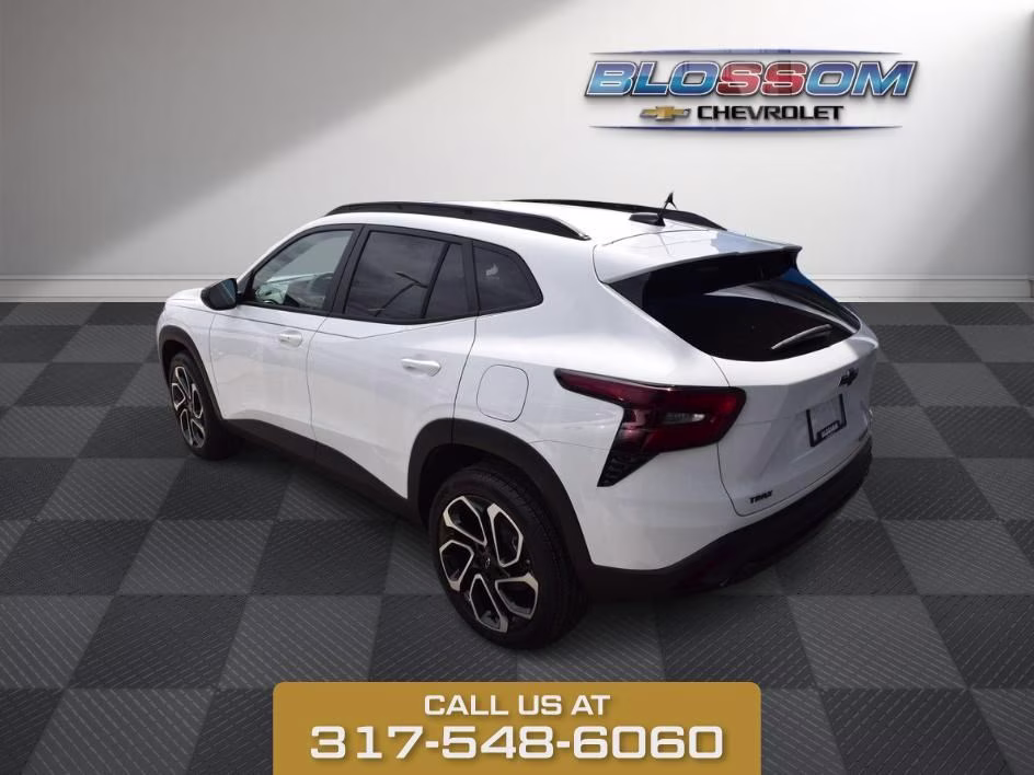 2026 Summit White Chevrolet Trax 2RS FWD SUV