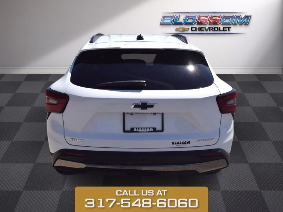 2026 Summit White Chevrolet Trax ACTIV FWD SUV