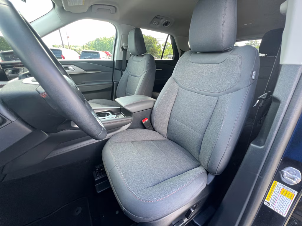 2025 Agate Black Metallic Ford Explorer Active 4X4 SUV