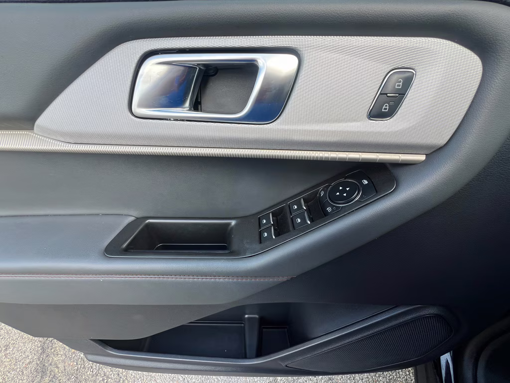 2025 Agate Black Metallic Ford Explorer Active 4X4 SUV