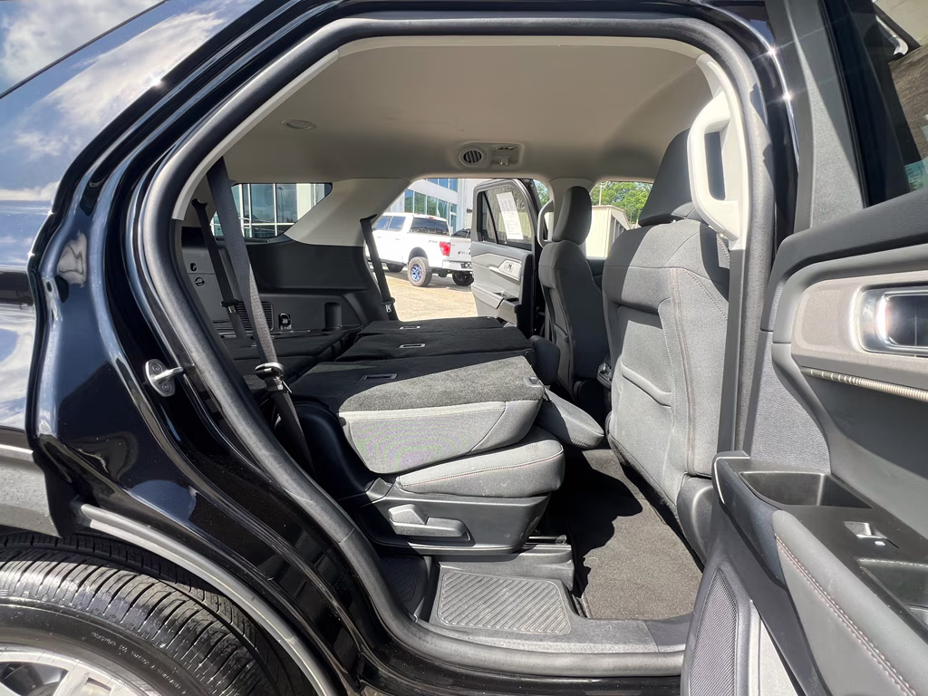 2025 Agate Black Metallic Ford Explorer Active 4X4 SUV