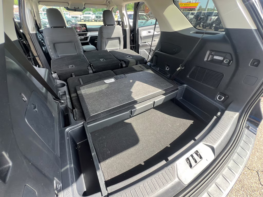 2025 Agate Black Metallic Ford Explorer Active 4X4 SUV