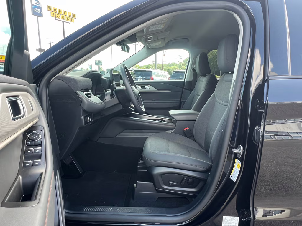 2025 Agate Black Metallic Ford Explorer Active 4X4 SUV