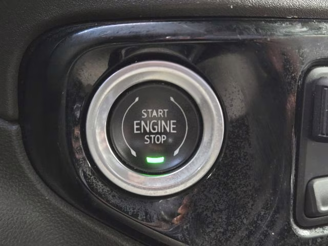 2022 White Frost Tricoat GMC Sierra 1500 SLT 4X4 Truck