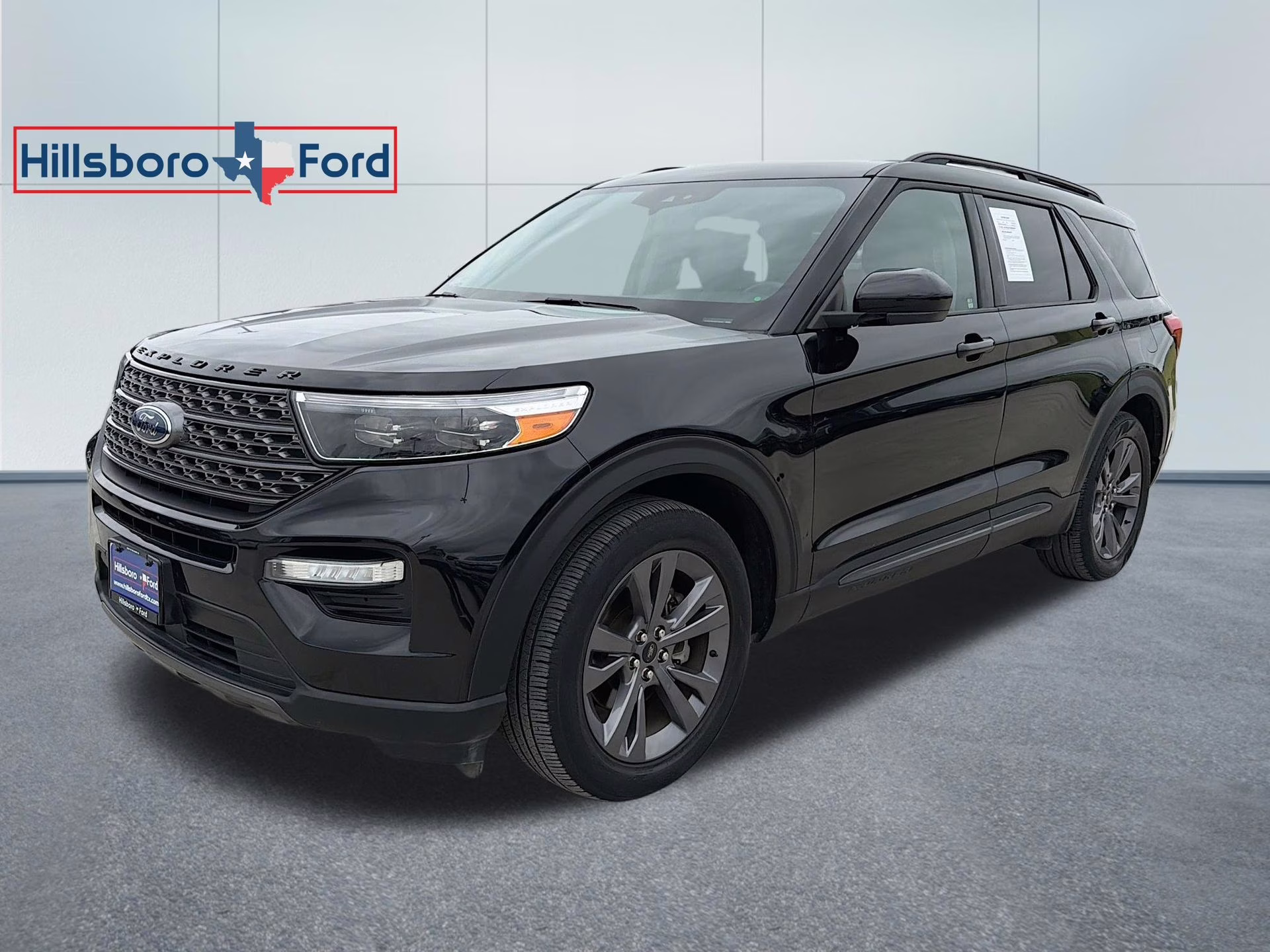 2022 Agate Black Metallic Ford Explorer XLT RWD SUV