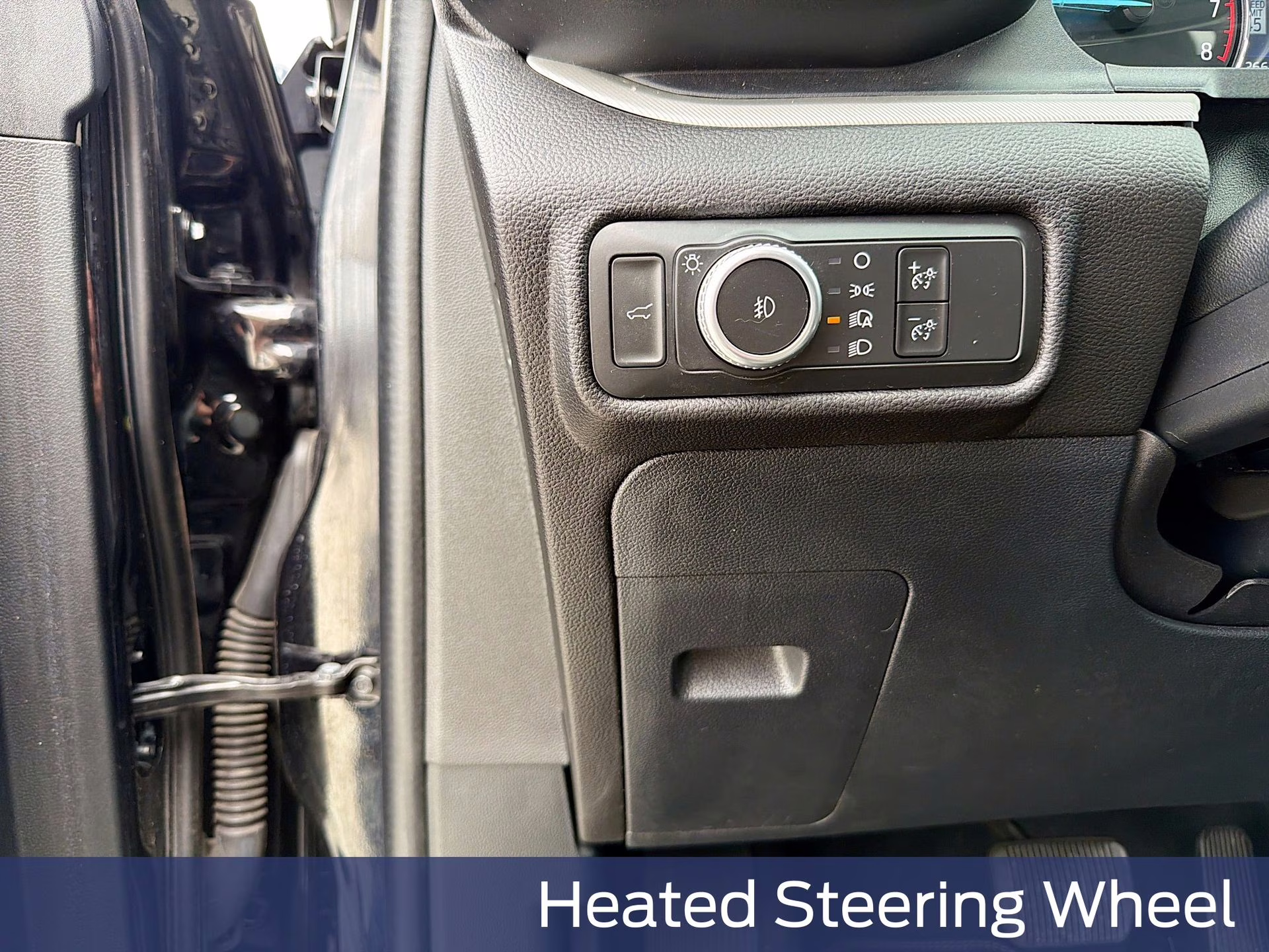 2022 Agate Black Metallic Ford Explorer XLT RWD SUV