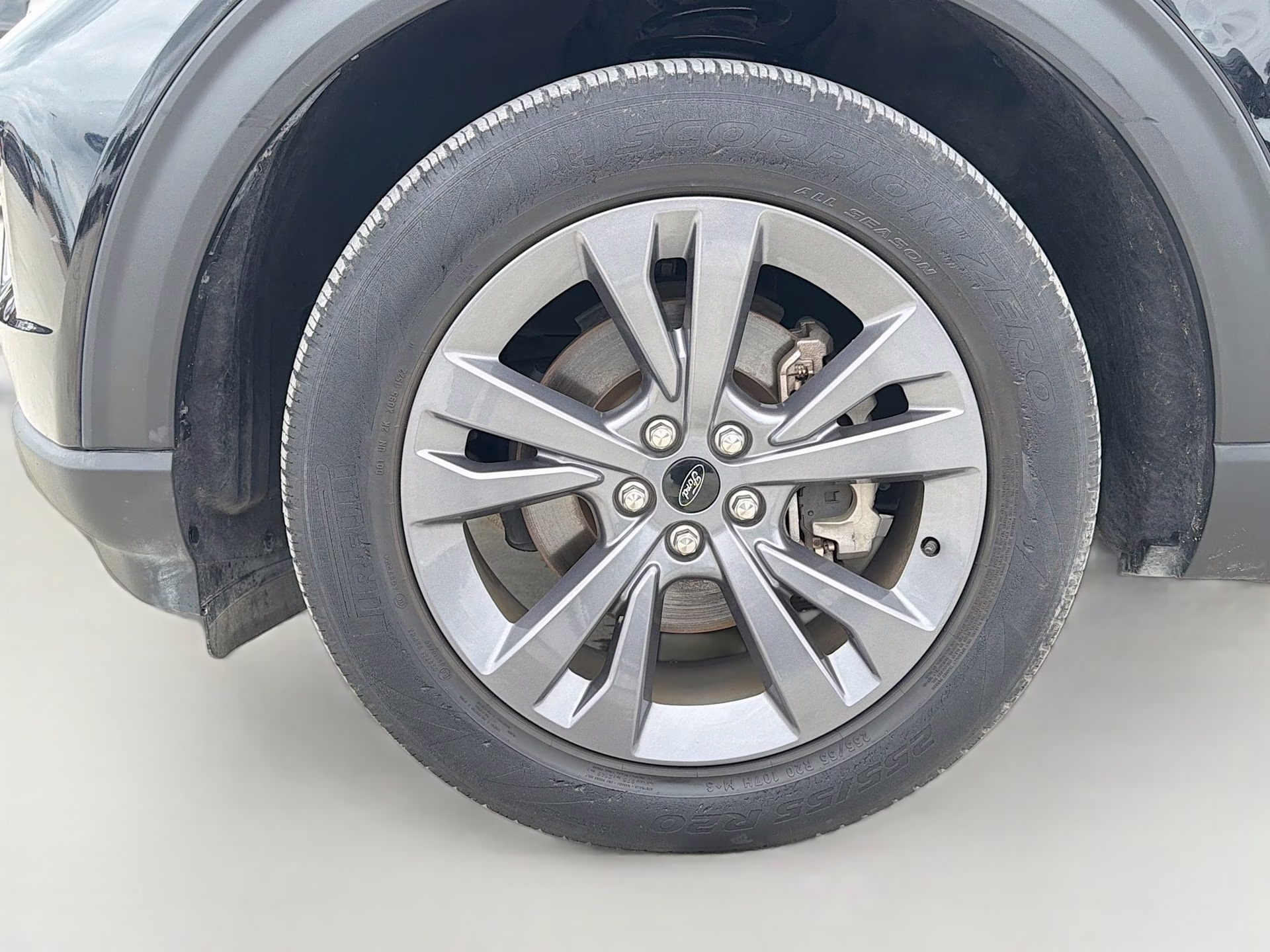 2022 Agate Black Metallic Ford Explorer XLT RWD SUV