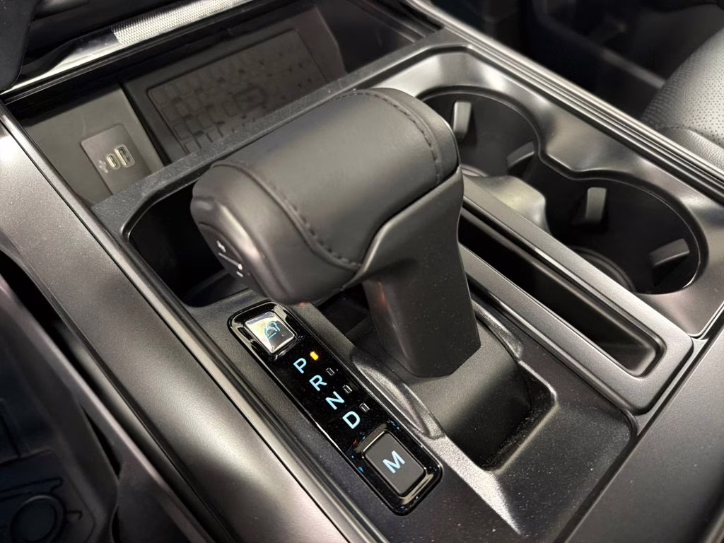 2026 AVALANCHE Ford F-150 Lariat Rocky Ridge 4X4 Truck