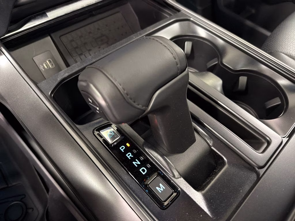 2026 AVALANCHE Ford F-150 Lariat Rocky Ridge 4X4 Truck