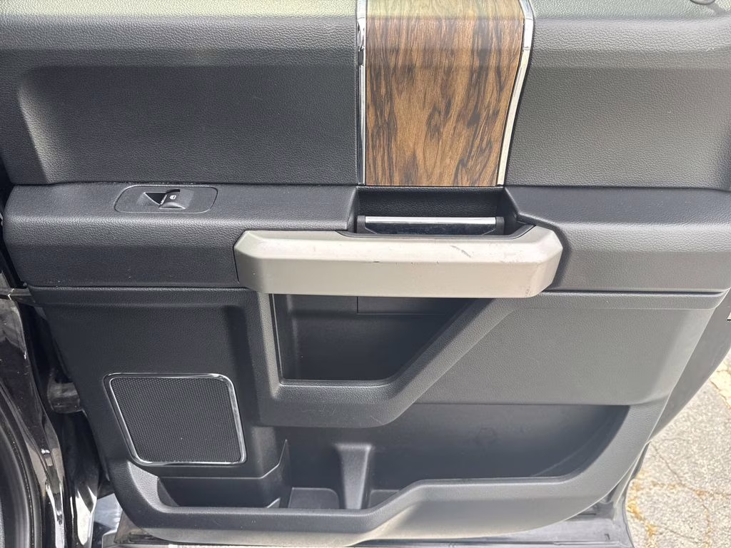 2019 Black Metallic Ford F-150 Lariat 4X4 Truck