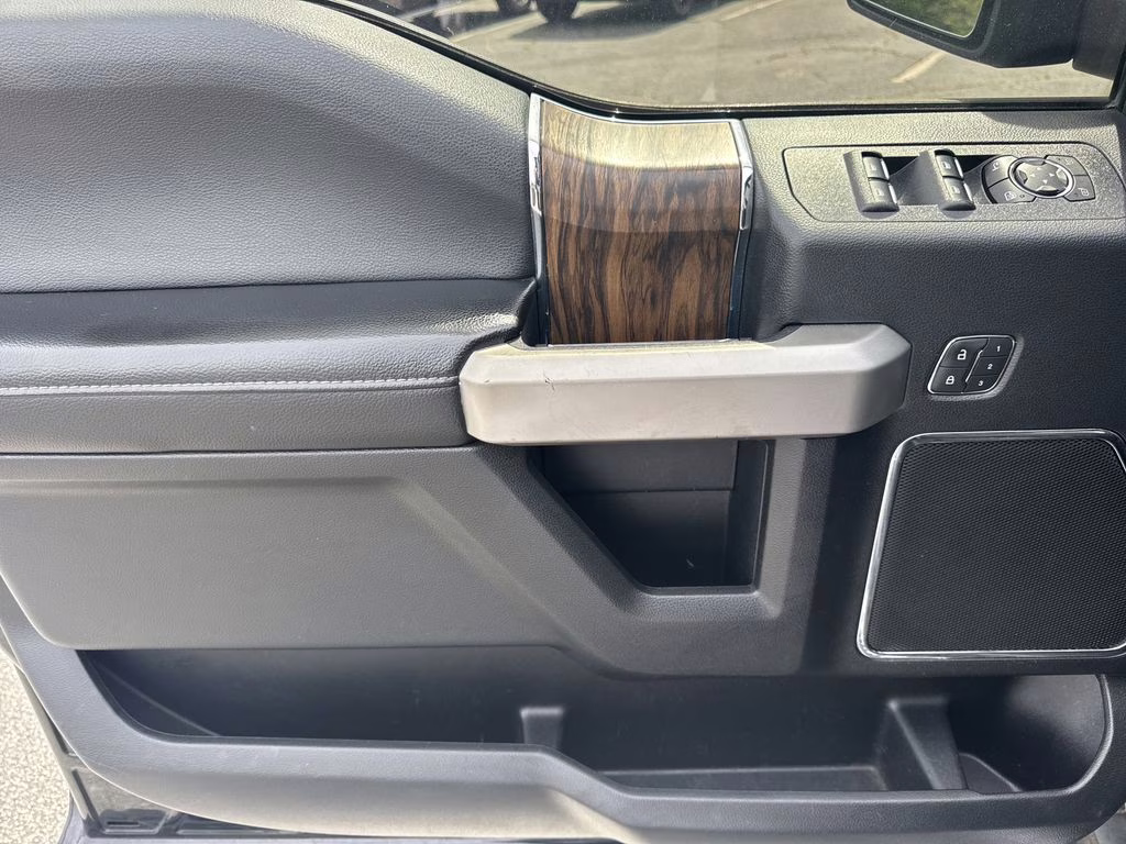 2019 Black Metallic Ford F-150 Lariat 4X4 Truck