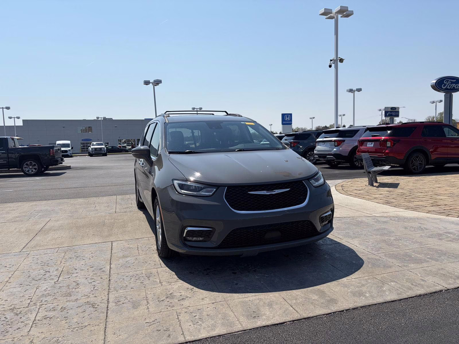 2022 Ceramic Gray Clearcoat Chrysler Pacifica Touring L FWD Van