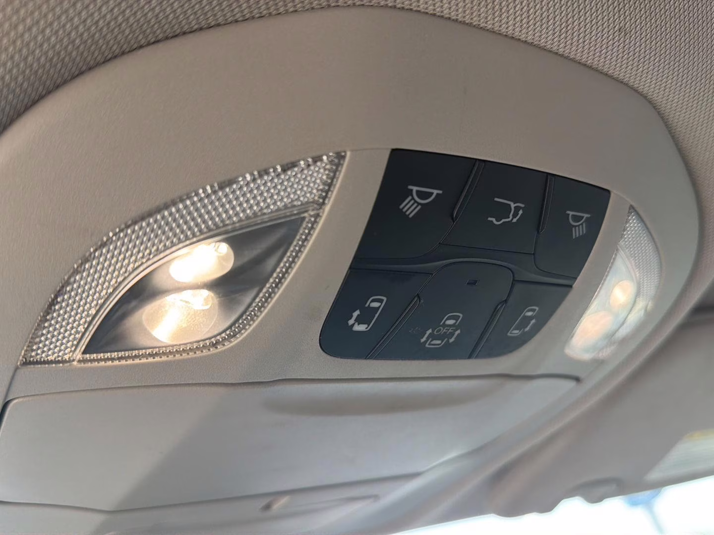 2022 Ceramic Gray Clearcoat Chrysler Pacifica Touring L FWD Van