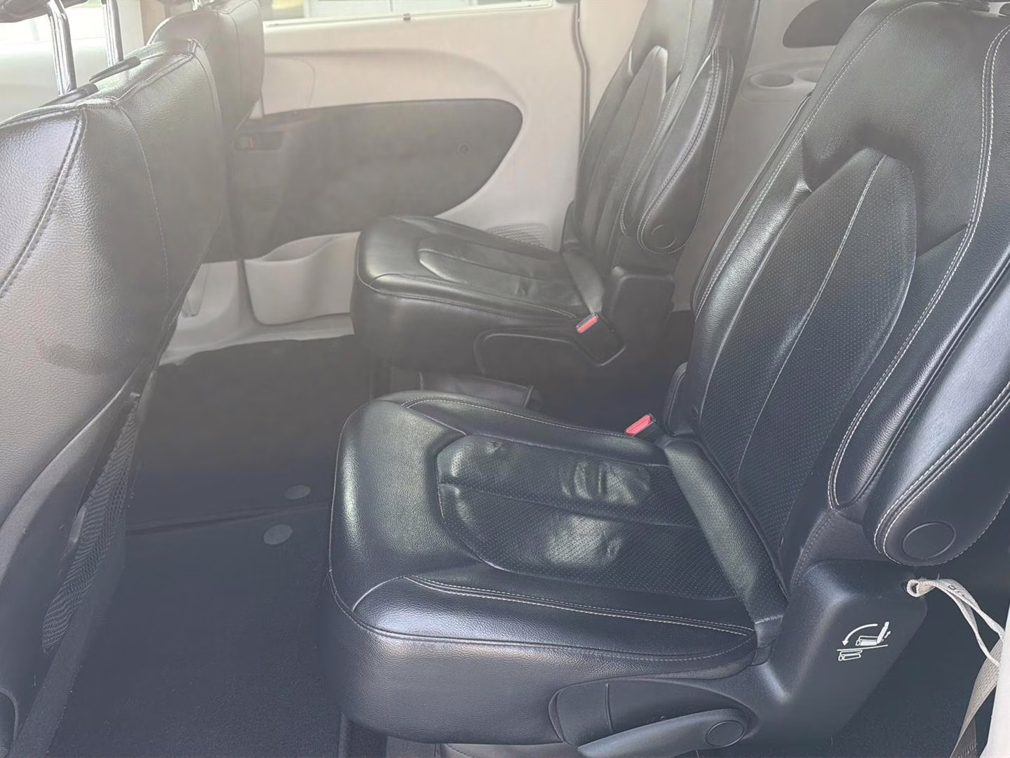 2022 Ceramic Gray Clearcoat Chrysler Pacifica Touring L FWD Van