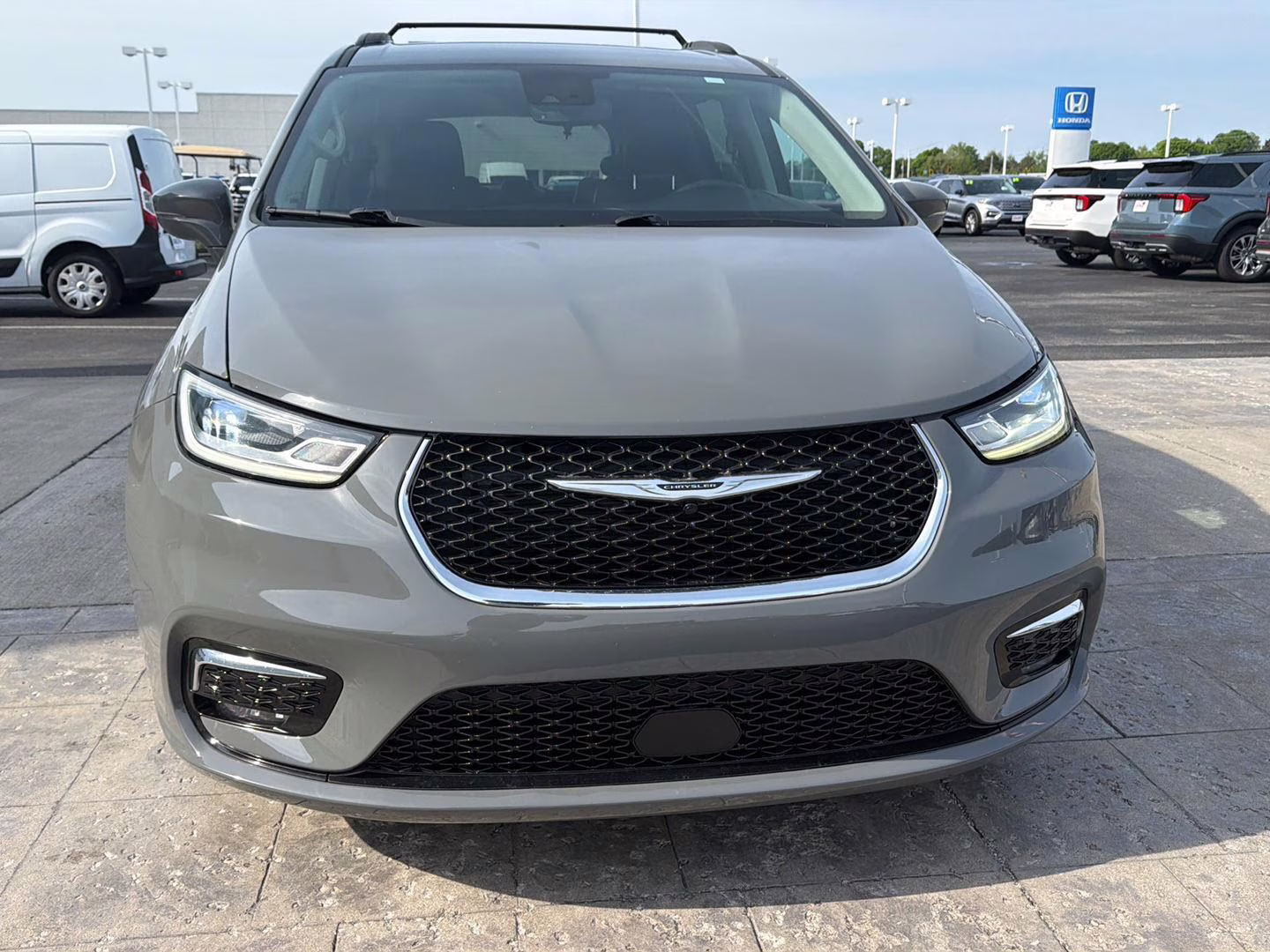 2022 Ceramic Gray Clearcoat Chrysler Pacifica Touring L FWD Van