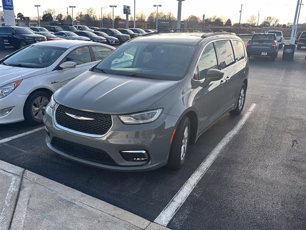 2022 Ceramic Gray Clearcoat Chrysler Pacifica Touring L FWD Van