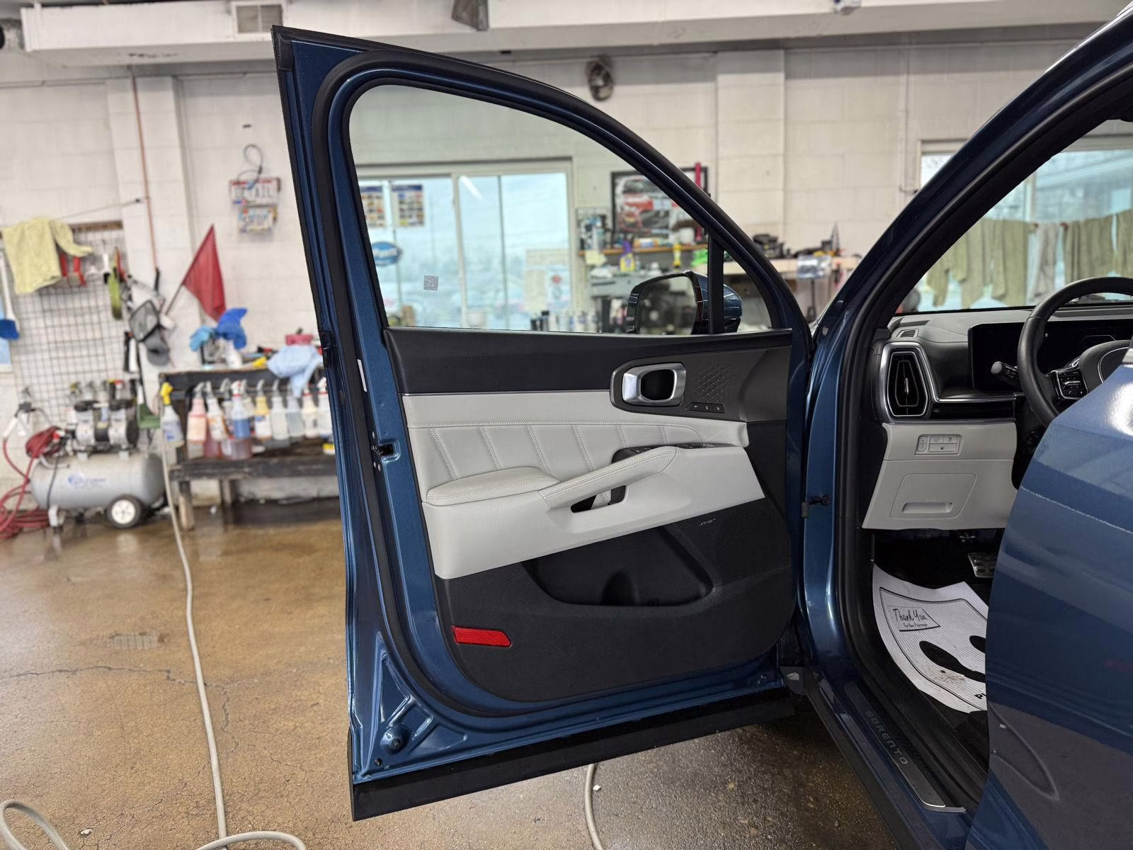 2025 Mineral Blue Kia Sorento Plug-In Hybrid SX Prestige AWD SUV