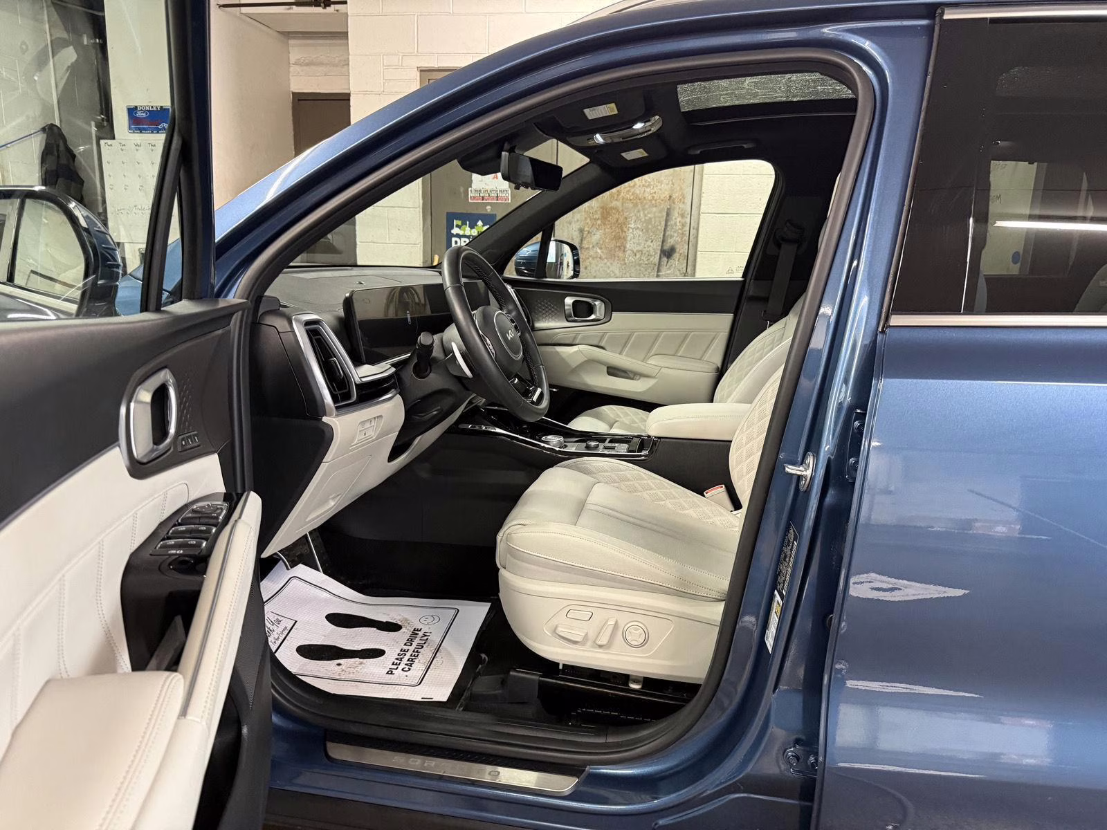 2025 Mineral Blue Kia Sorento Plug-In Hybrid SX Prestige AWD SUV