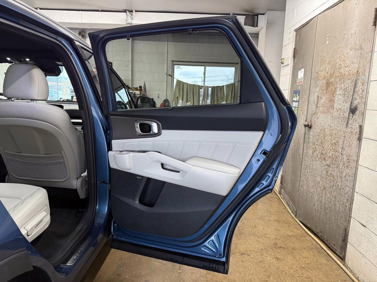 2025 Mineral Blue Kia Sorento Plug-In Hybrid SX Prestige AWD SUV