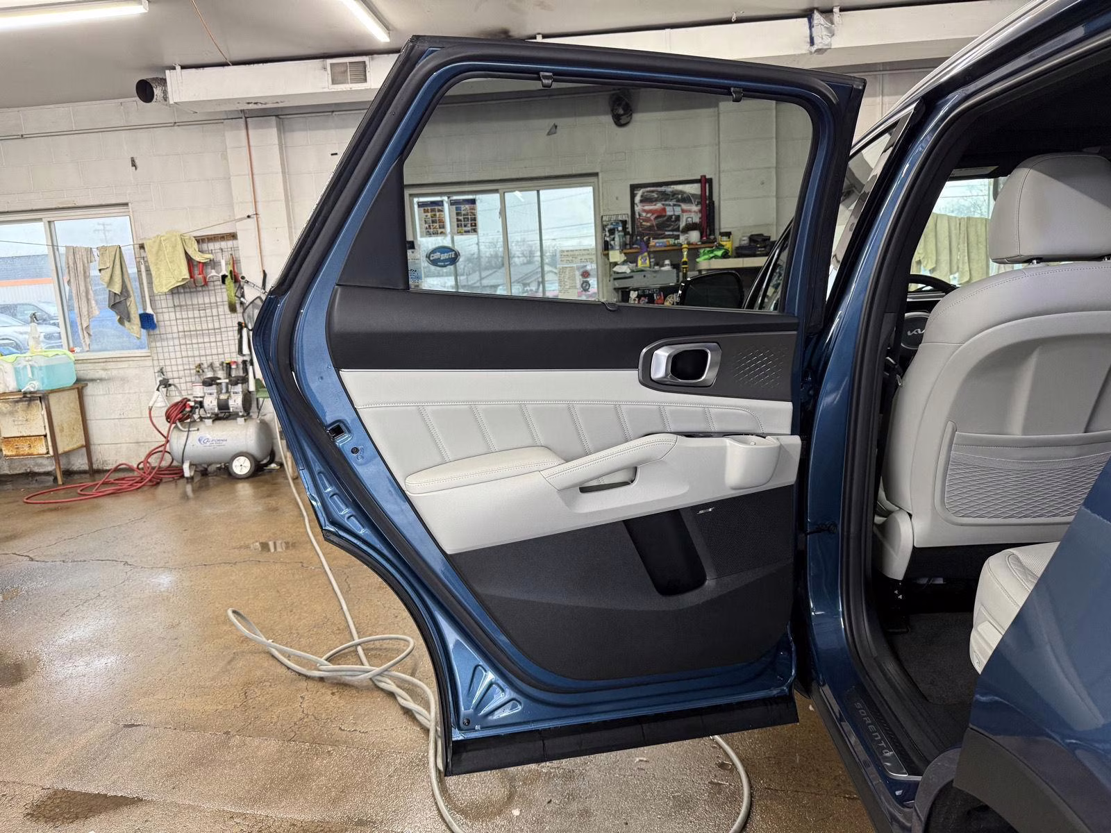 2025 Mineral Blue Kia Sorento Plug-In Hybrid SX Prestige AWD SUV