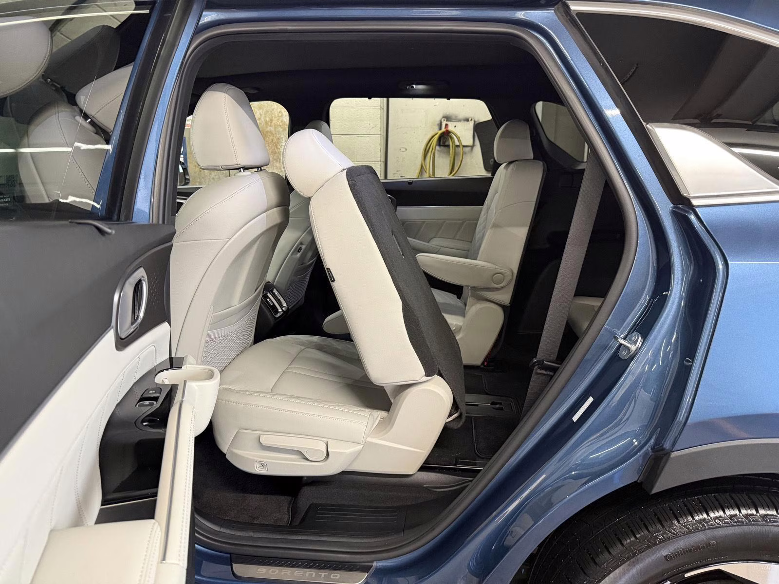 2025 Mineral Blue Kia Sorento Plug-In Hybrid SX Prestige AWD SUV