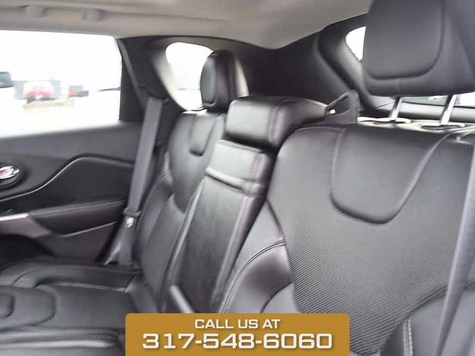 2019 Bright White Clearcoat Jeep Cherokee Limited 4X4 SUV