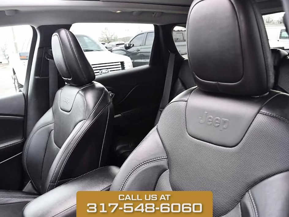 2019 Bright White Clearcoat Jeep Cherokee Limited 4X4 SUV