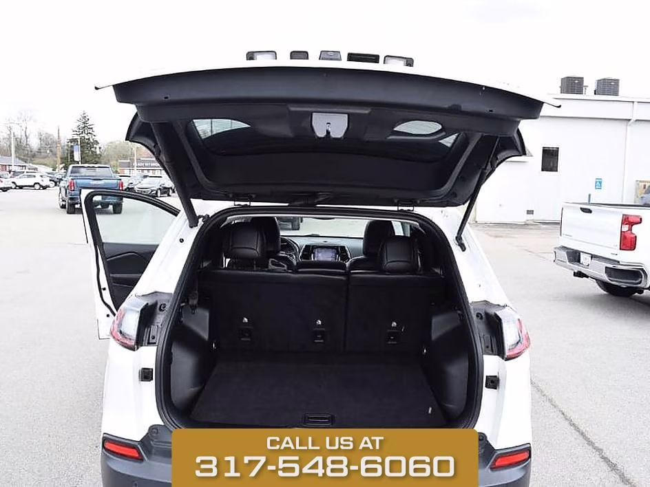 2019 Bright White Clearcoat Jeep Cherokee Limited 4X4 SUV