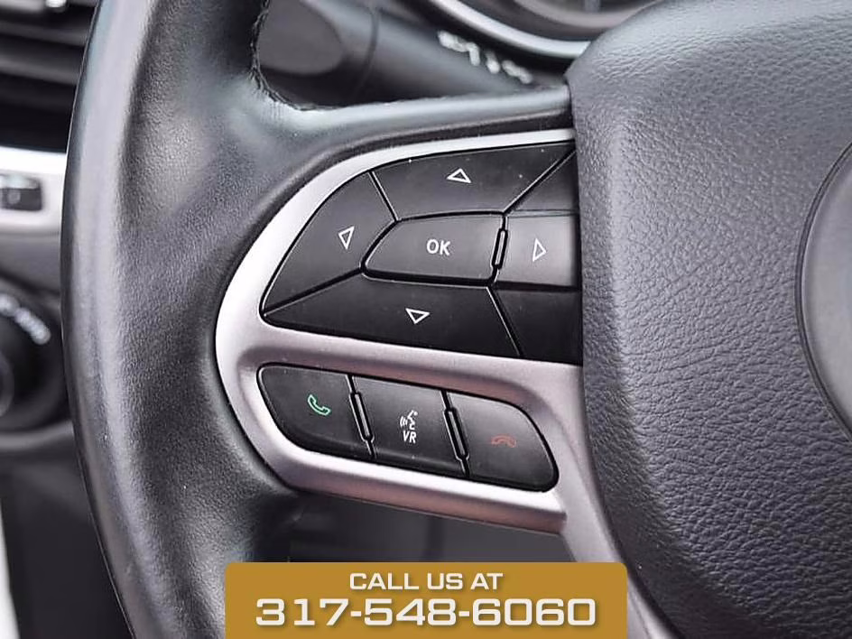 2019 Bright White Clearcoat Jeep Cherokee Limited 4X4 SUV