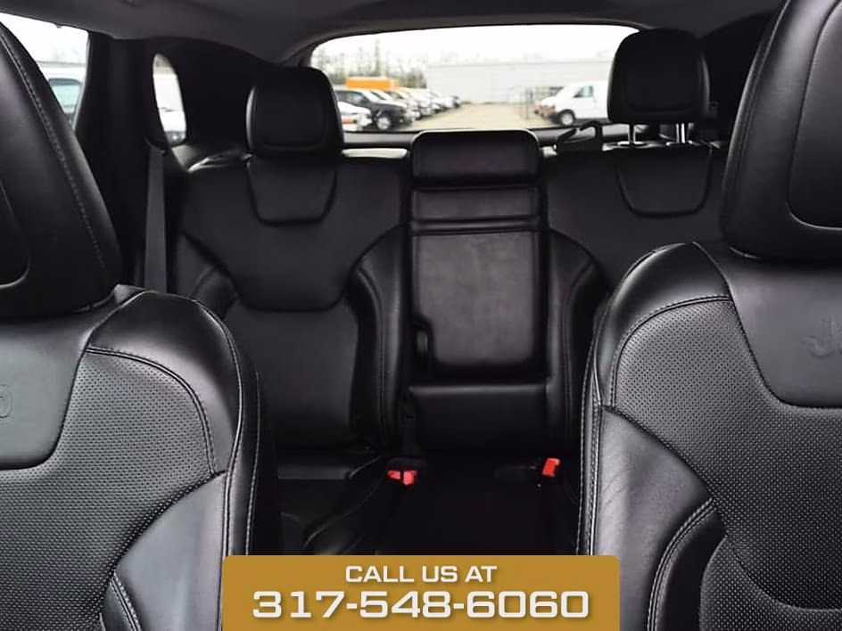 2019 Bright White Clearcoat Jeep Cherokee Limited 4X4 SUV
