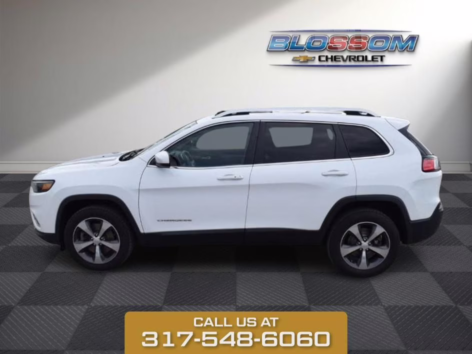 2019 Bright White Clearcoat Jeep Cherokee Limited 4X4 SUV