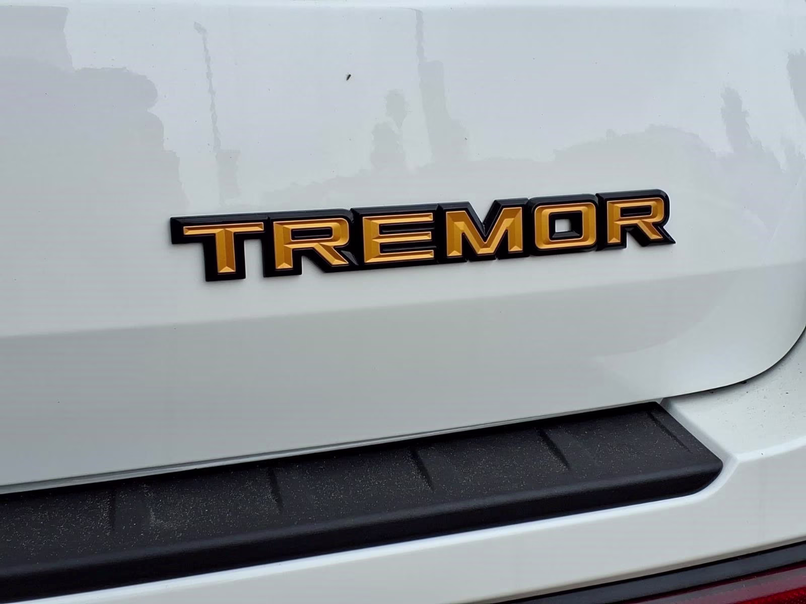 2026 White Ford Explorer Tremor 4X4 SUV