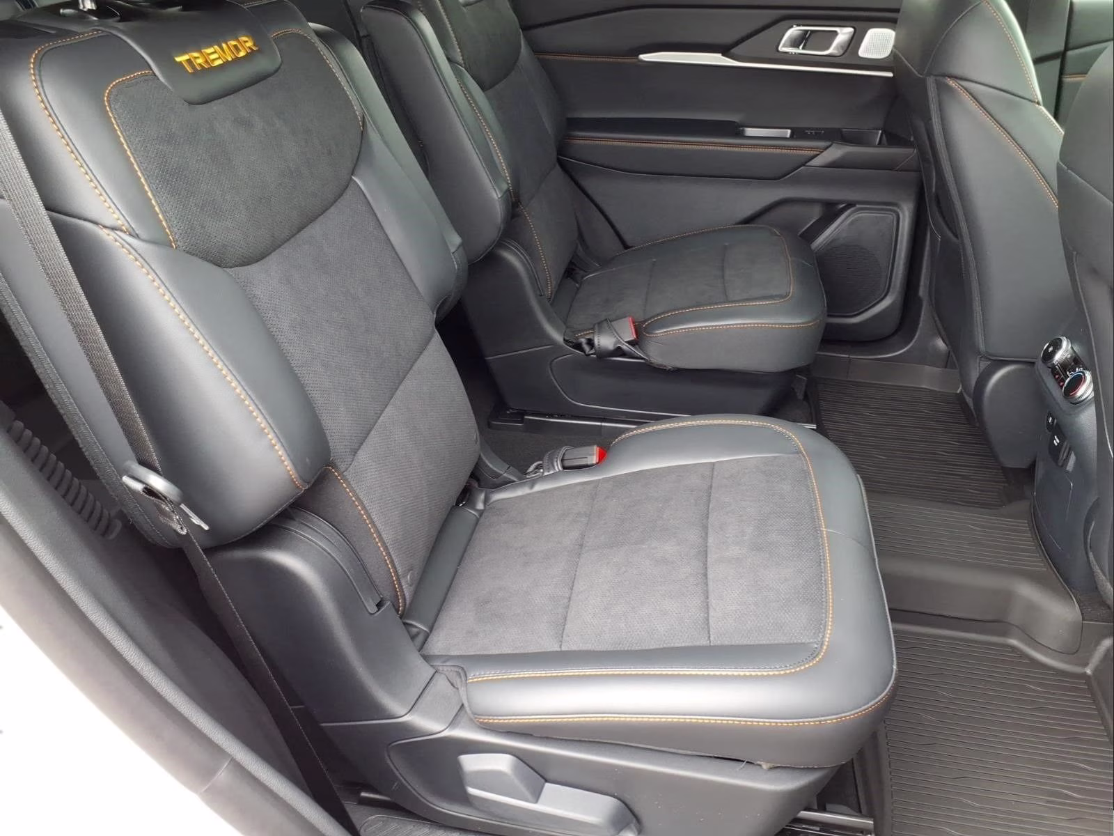 2026 White Ford Explorer Tremor 4X4 SUV