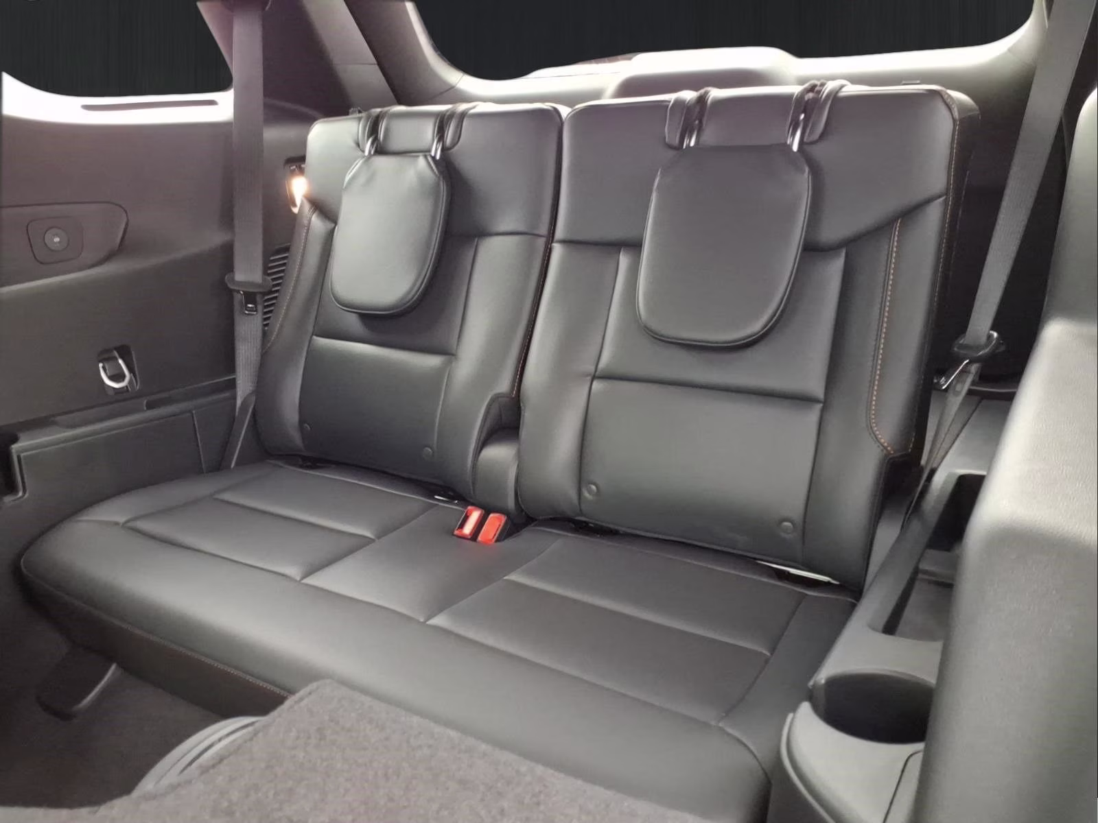 2026 White Ford Explorer Tremor 4X4 SUV