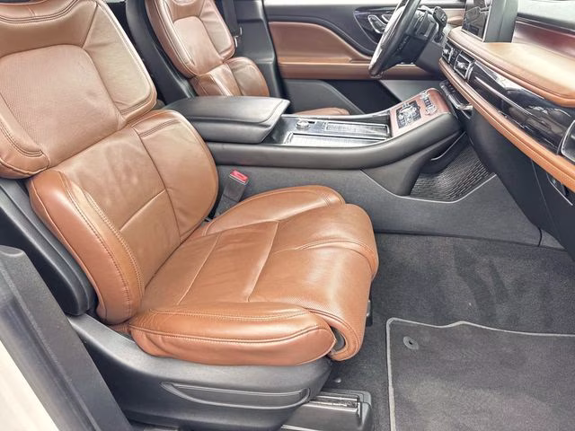 2020 Pearl Metallic Lincoln Aviator Reserve AWD SUV