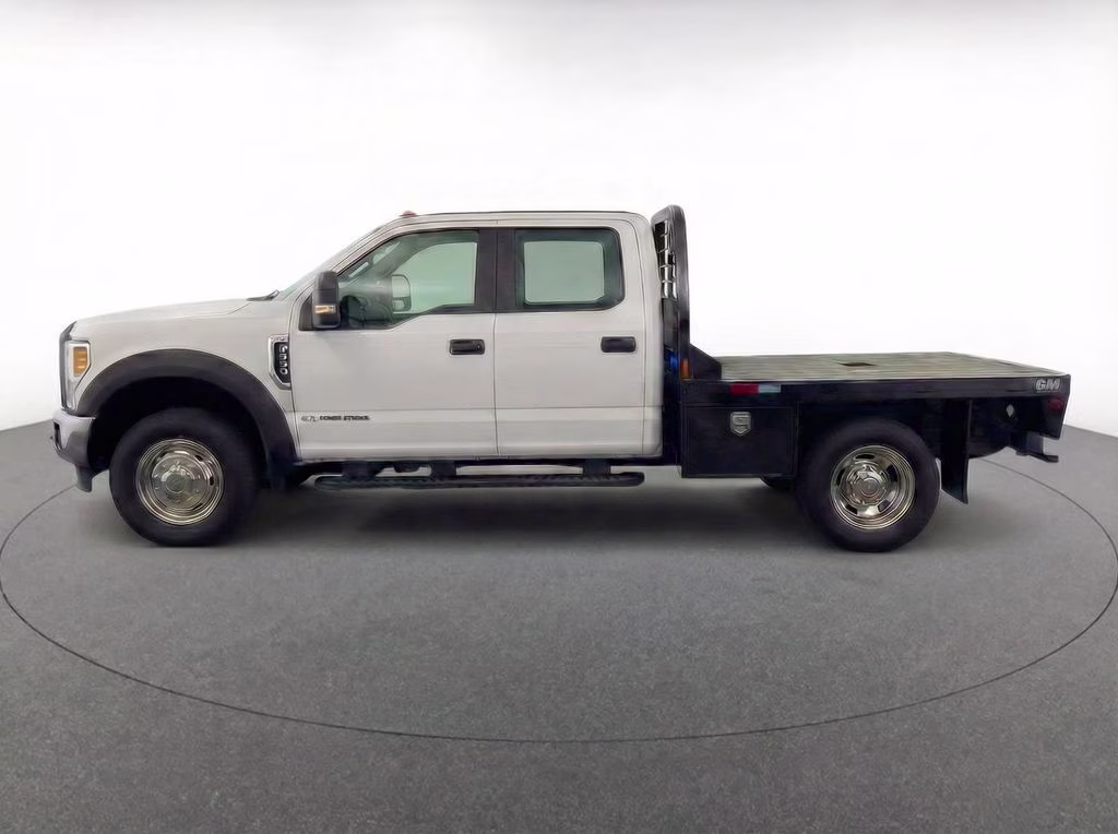 2018 Oxford White Ford Super Duty F-550 DRW XL 4X4 Chassis
